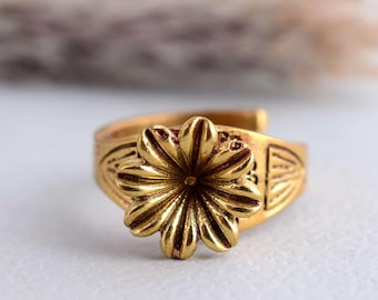 Handgefertigter Blumenring aus Messing – Verstellbarer Boho-Schmuck
