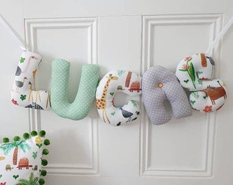 Personalized baby gift, jungle theme nursery decoration. Baby room decor Baby shower gift. Custom name garland. Wall hanging. Safari nursery