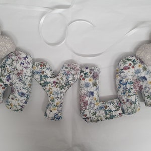 Regalos personalizados para bebés, decoración de la habitación del bebé, regalos para recién nacidos, pancartas con el nombre de los niños, guirnaldas con el nombre. Decoración de la habitación de los niños. Regalo de tela Liberty.