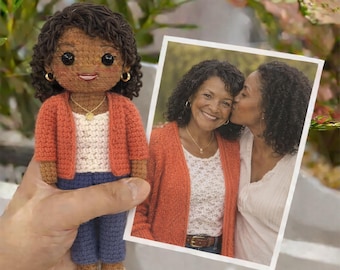 写真から作るカスタムかぎ針編みポートレート人形、娘からお母さんへの贈り物、黒人のお母さんへのパーソナライズギフト、母の日ギフト