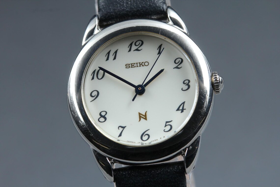 Seiko noie 1f21-0050 silver 25mm quartz ladies watch near mint vintage 1994 jpn/ retro wristwatch classic style timepiece gift, photo 2 sur 5