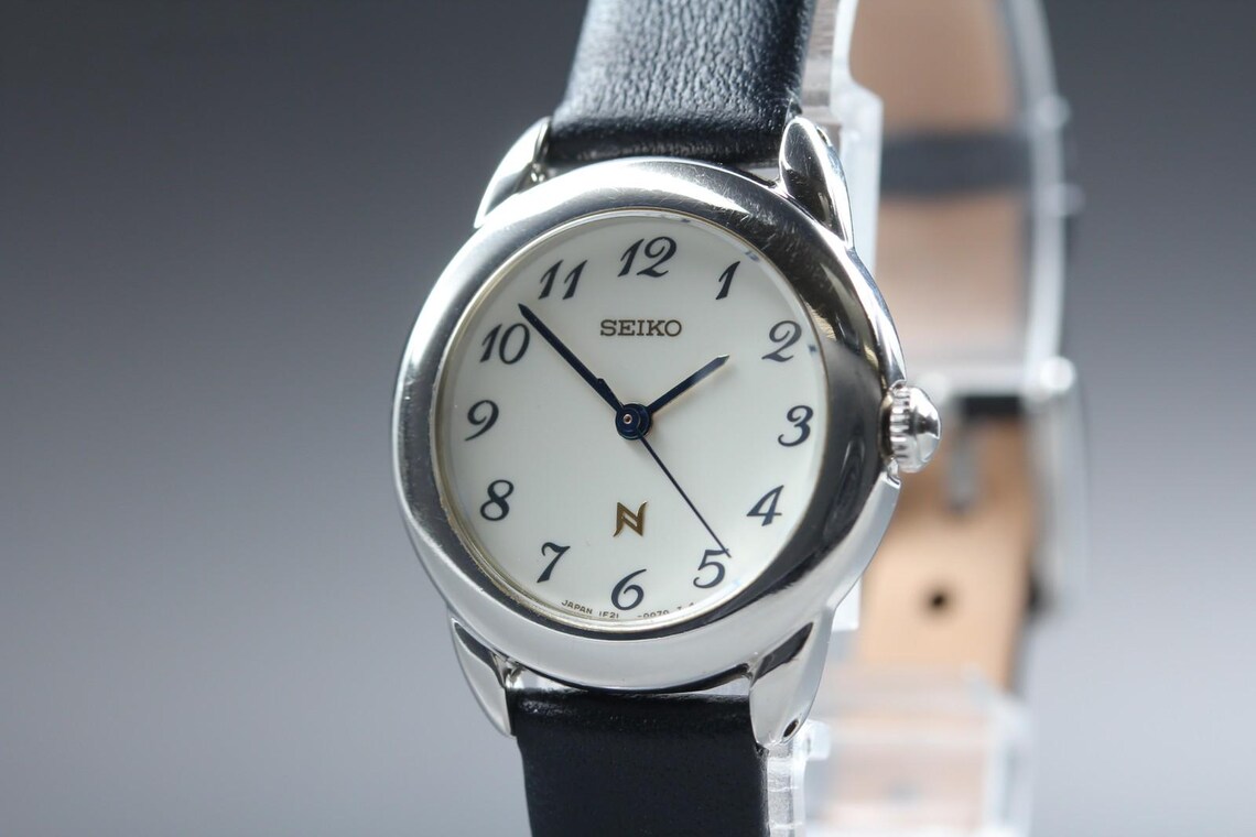 Seiko noie 1f21-0050 silver 25mm quartz ladies watch near mint vintage 1994 jpn/ retro wristwatch classic style timepiece gift, photo 3 sur 5