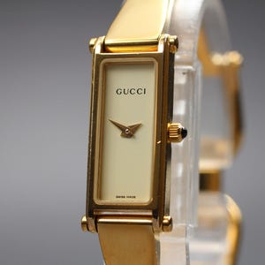 【稼動】 箱付き グッチ 腕時計 バングルウォッチ 1500L ゴールド 中古 美品 GUCCI 1500L ゴールドカラー バングルウォッチ 元箱付