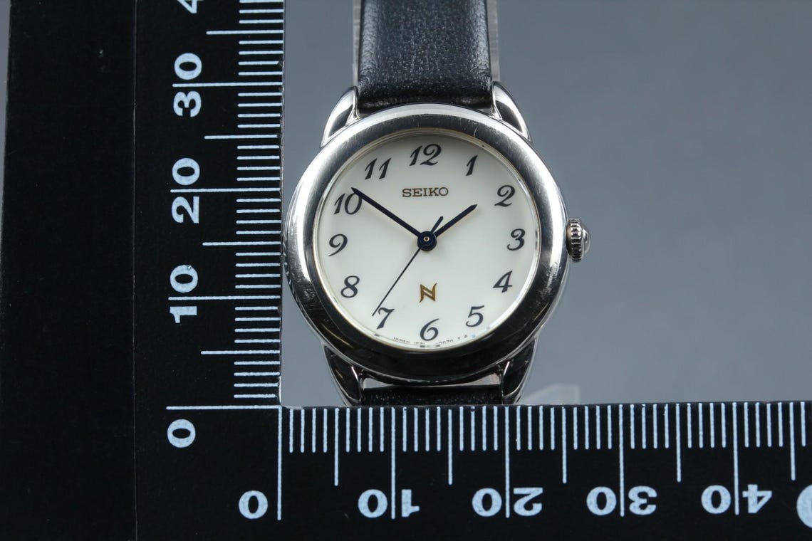 Seiko noie 1f21-0050 silver 25mm quartz ladies watch near mint vintage 1994 jpn/ retro wristwatch classic style timepiece gift, photo 4 sur 5