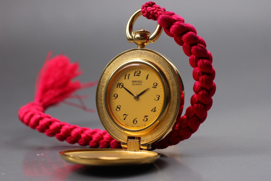 Vintage 1986  new batt seiko 2c20-016a gold red qz 27mm pocket watch near mint/ retro wristwatch classic style timepiece gift, photo 2 sur 5