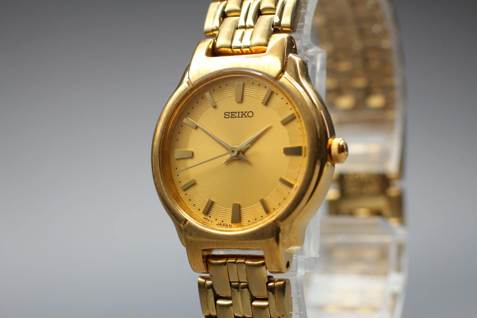 稼働/新品電池 SEIKO セイコー クォーツ QZ 腕時計 V701 1930 ゴールド 