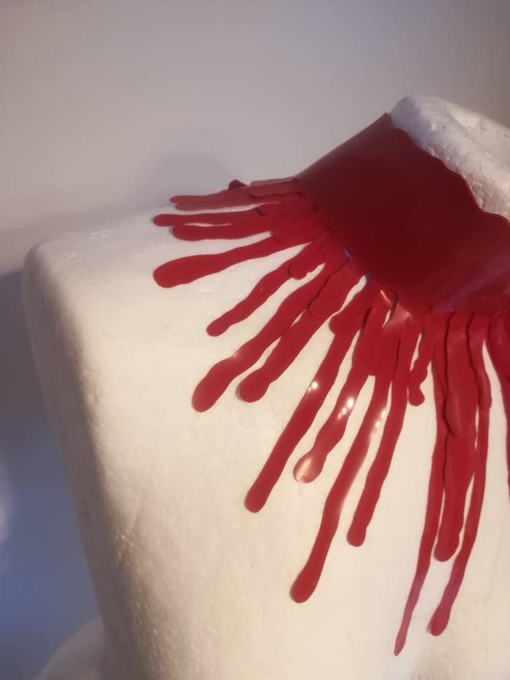 Latex Blut Dribbles Halsband