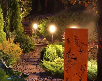 Hummingbird Metal Garden Column, Outdoor Patio Sculpture, Steel Bird Lantern, Modern Vertical Garden Art for Nature Lovers, Steel Column
