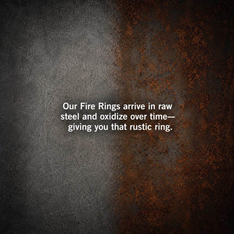 EN: Outdoor metal fire ring designed with glowing One Ring inspired symbols | ES: Anillo metálico exterior con símbolos inspirados en One Ring | FR: Anneau métallique avec symboles inspirés du One Ring | DE: Metallischer Feuerstellenring mit One Ring Symbolen | IT: Anello metallico con simboli ispirati al One Ring