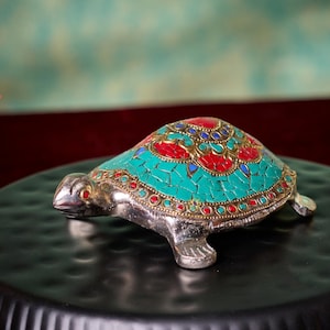 Silver Finish Tortoise Figurine: Handcrafted Stonework, Spiritual Home Decor