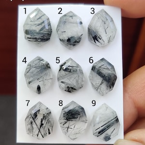 Natuurlijk zwart rutiel geometrisch gespiegeld plaksteen | 12 × 16 mm