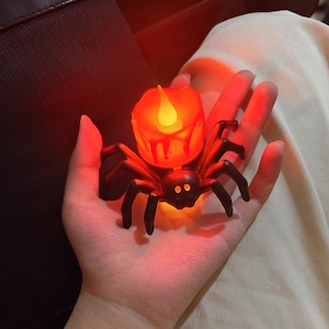 Light Up Spider Figurine, Halloween Decoration Night Light, Spooky Desk Lamp with Red Eyes, Gothic Horror Prop, Creepy Crawly Decor