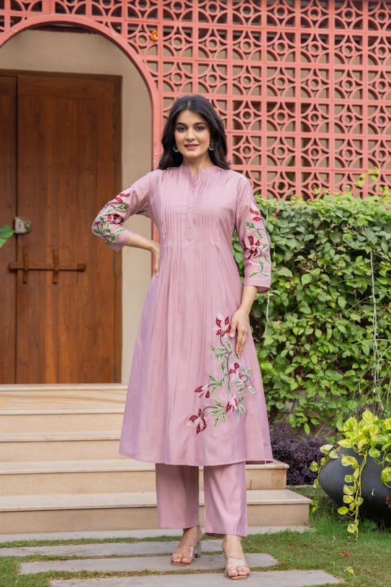 Dusty Pink Embroidered Kurti Pant Set for Women, Floral Kurta Set, Ethnic Co Ord Set, Indian Suit Set, Festive Wear, Wedding Guest Outfit