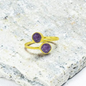 Handgjord öppen ring med färgad rubin | Smycken med justerbara födelsestenar med dubbla röda stenar