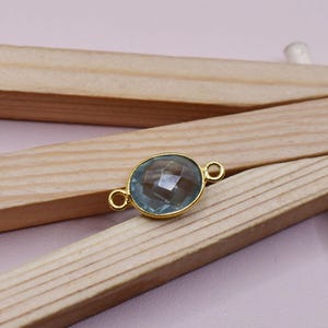 Conector de aguamarina hecho a mano / Eslabón de doble bucle con bisel dorado para pulsera y collar