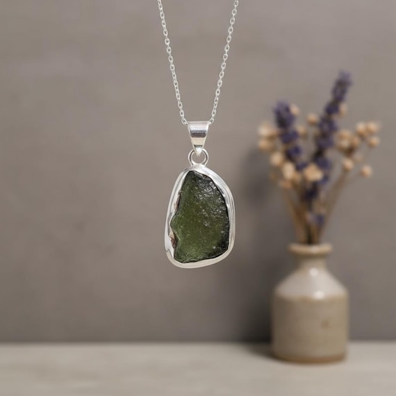 Moldavite Pendant, 925 Sterling Silver Pendant, Authentic Moldavite Pendant, Certified Moldavite stone, Gift for her,Gift for Mom