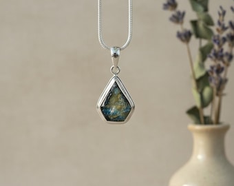 Pendentif en moldavite, pendentif en argent sterling 925, pendentif authentique en moldavite, pierre de moldavite certifiée, cadeau pour elle, cadeau pour maman