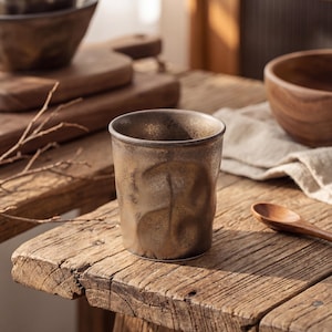 Rustykalna filiżanka do herbaty z rdzy i żelaza, ceramiczna, 180 ml | Ręcznie robiona filiżanka do kawy z kamionki Wabi Sabi | Japońska zabytkowa szklanka ceramiczna