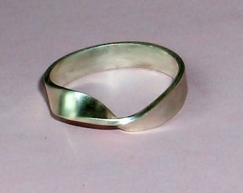 Sterling Möbius Ring Eternity Ring