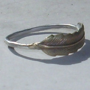Feather Stack Ring In Sterling Silver | Goldfish Jewellery Design Studio - Foto 5