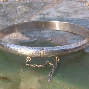 Vintage Hinged  Bracelet-Bangle