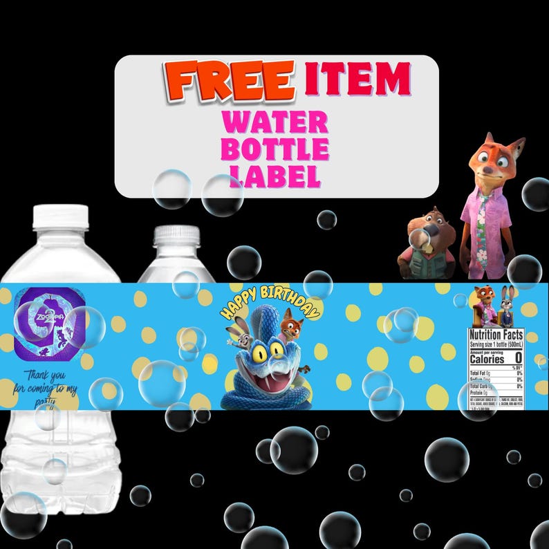以下が含まれることがあります： 漫画のキャラクターと「Happy Birthday」の文字が入った青いラベルのウォーターボトル。ラベルには「Thank you for coming to my party」の文字も含まれています。白い看板には「FREE ITEM WATER BOTTLE LABEL」と書かれています。