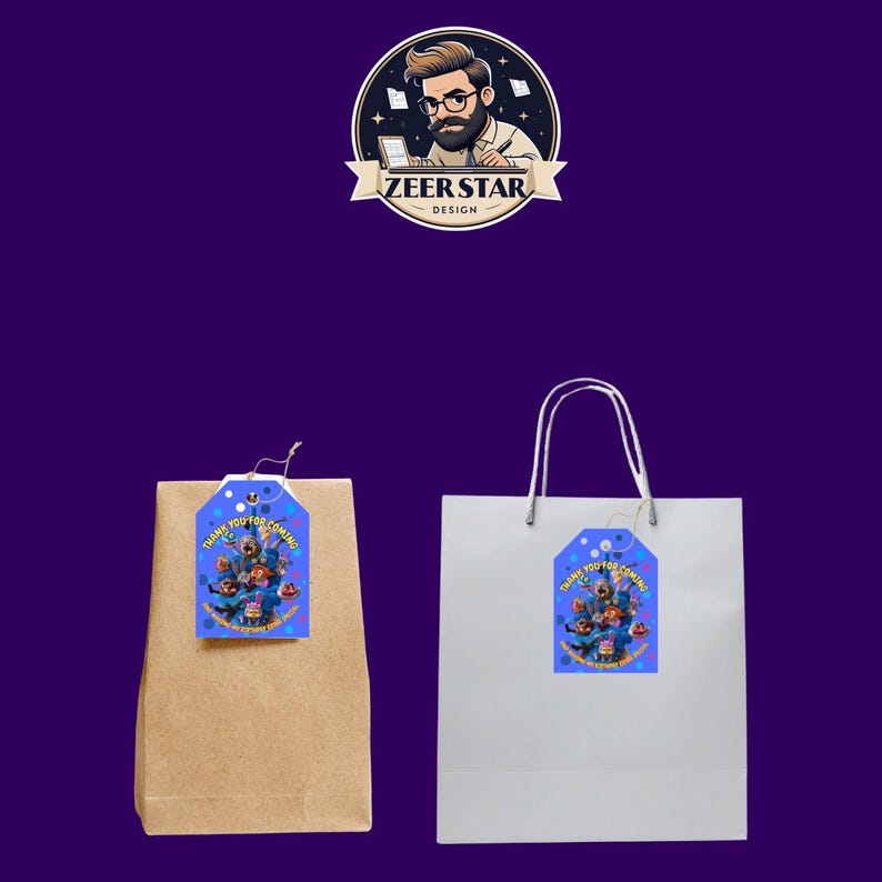 以下が含まれることがあります： 茶色と白の2つのギフトバッグ。それぞれに青いタグが付いています。タグには「Thank You For Coming」と書かれており、漫画のデザインが施されています。画像の上部には、漫画の男性と「Zeer Star Design」というテキストが入ったロゴがあります。