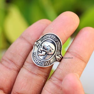 Anillo de calavera Memento Mori, anillo gótico de plata de ley maciza para hombre imagen 12