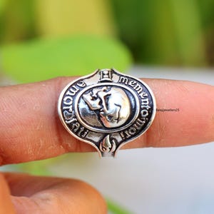 Anillo de calavera Memento Mori, anillo gótico de plata de ley maciza para hombre imagen 5