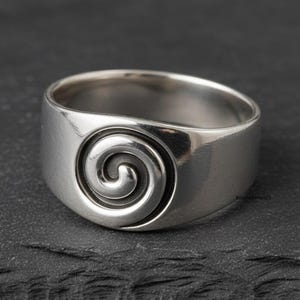 Anillo espiral de plata esterlina hecho a mano, banda llamativa para mujer