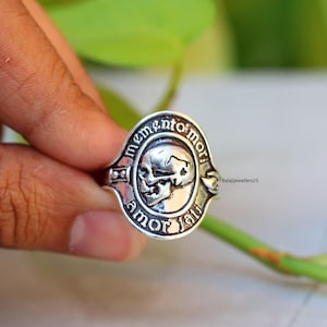 Anillo de calavera Memento Mori, anillo gótico de plata de ley maciza para hombre imagen 8