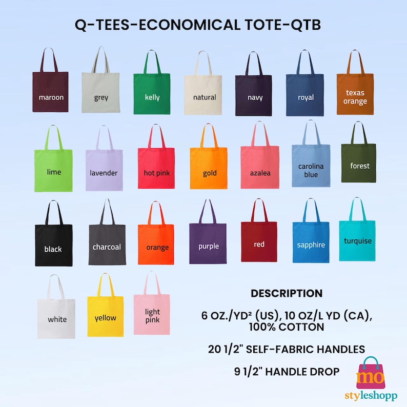 K&ouml;nnte beinhalten: Eine Auswahl an farbigen Tragetaschen in verschiedenen Farbt&ouml;nen, darunter Bordeauxrot, Grau und Marineblau. Jede Tasche hat eine rechteckige Form mit passenden Griffen. Der Text "Q-TEES-ECONOMICAL TOTE-QTB" steht oben. Die Taschen bestehen aus 100 % Baumwolle mit 52 cm langen Griffen.
