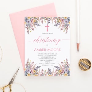 Florale Aquarell Taufeinladungen, personalisierte Taufkarten und Umschläge, elegante Taufeinladungen mit Kreuz CI047