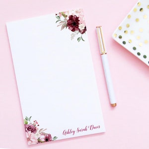 Blocchi note personalizzati con angoli floreali con nome, blocco note personalizzato floreale bordeaux per donne, set di carta da lettere per blocco note, NP283