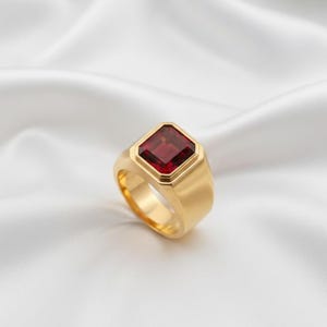 Elegante anillo de compromiso para hombre con granate rojo, chapado en oro de 14 quilates, regalo ideal para aniversario o boda.