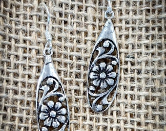 Small daisy flower drop Sterling Silver Filigree Earrings floral dangles