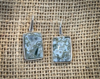 Boucles d'oreilles pendantes en jaspe océan, pendants d'oreilles, lunette en argent sterling, fil d'oreille