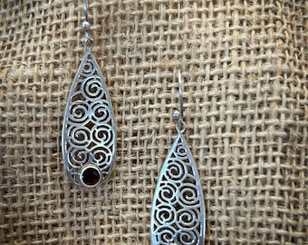 Chic Garnet dangle earrings, Sterling Silver Filigree Earrings