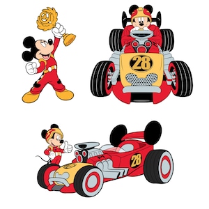 Op de afbeelding: Cartoonafbeelding van Mickey Mouse in een rood racepak, met een gouden trofee. Een andere afbeelding toont Mickey Mouse in een raceauto met nummer 28. De auto is rood en geel met zwarte banden. Een derde afbeelding toont Mickey Mouse die een duim omhoog geeft naast de raceauto.