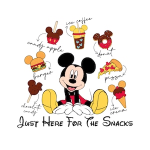 Puede incluir: Ilustraci&oacute;n de dibujos animados de Mickey Mouse rodeado de varios bocadillos, incluyendo una manzana de caramelo, caf&eacute; helado, hamburguesa, donut, pizza, caramelo de chocolate y helado. El texto "JUST HERE FOR THE SNACKS".
