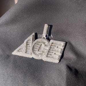 VVS Moissanite Name Pendant – Iced Out Custom Letter Pendant, Hip Hop Style
