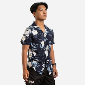 Navy Tropical Floral Print Short Sleeve Shirt image 2