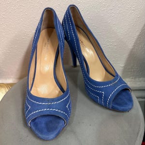 Zapatos de tacón vintage de ante azul Bianca Buccheri / Hechos en Italia / Zapatos de salón con punta abierta / Talla EU 37 / Tacones de aguja llamativos / Zapatos de diseñador retro