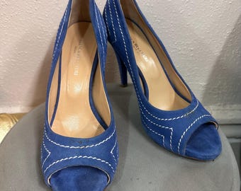 Décolleté vintage Bianca Buccheri in camoscio blu / Made in Italy / Punta aperta / Taglia EU 37 / Tacco a spillo di tendenza / Scarpe firmate in stile retrò