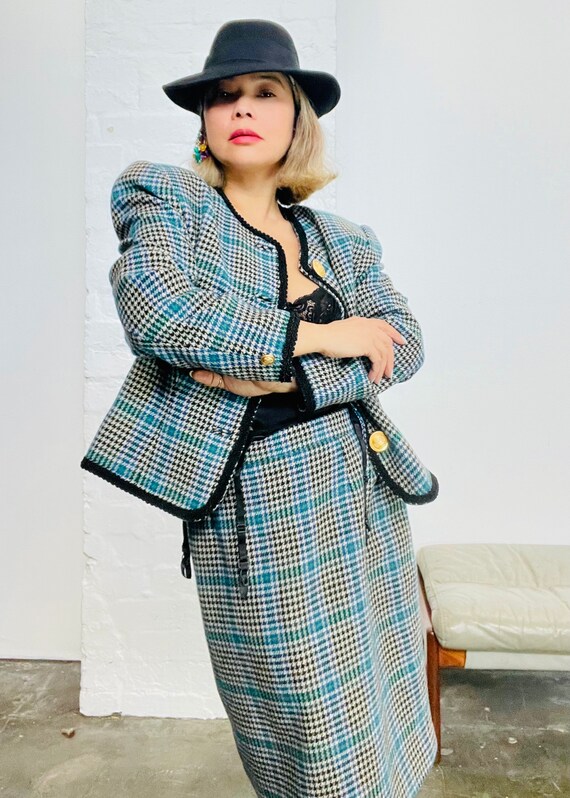 A La Chanel Houndstooth Skirt Suit 