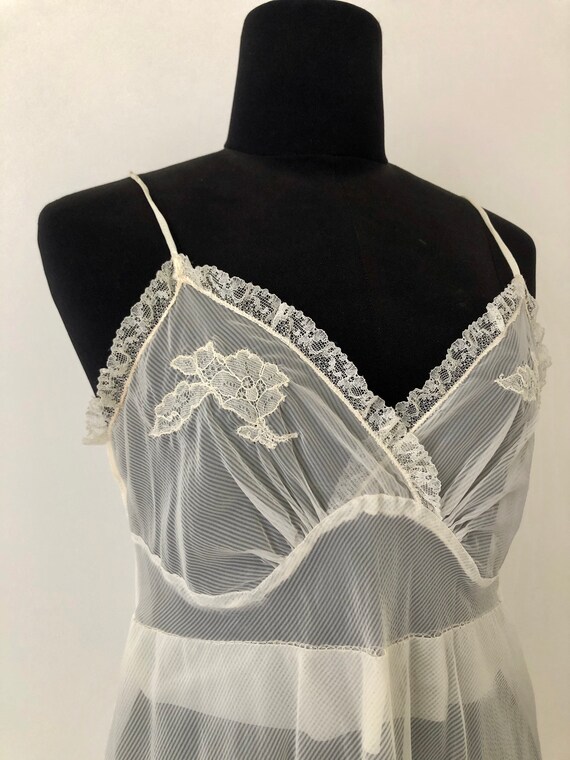 Eggshell white floral applique negligee