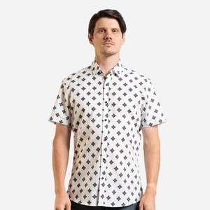 Weißes geometrisches Blumenmuster Shirt