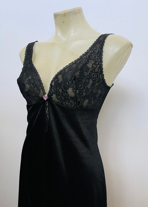 1930s Short Slip Lace-Trimmed Black Chemise - image 3