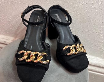 Sandalias de plataforma negras con cadena dorada de Nasty Gal – Sandalias gruesas estilo Y2K Talla EU 37