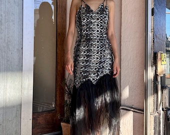 Vestido de noche negro con lentejuelas de los 80